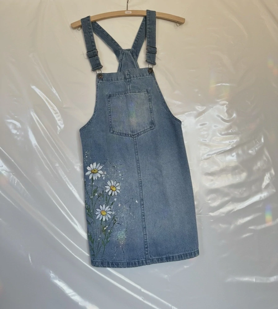 Ručně malované jeans šaty – Kopretiny